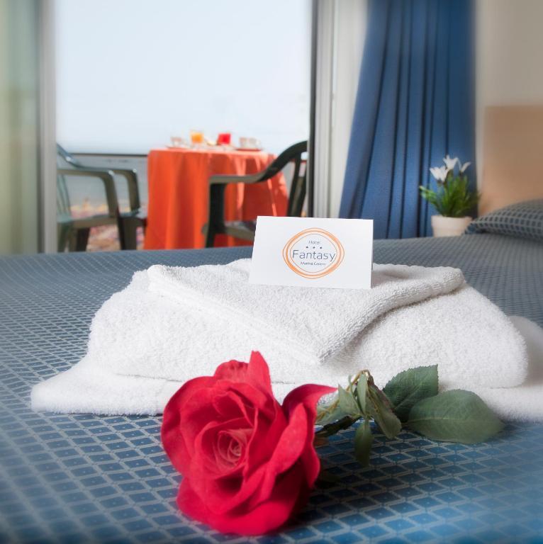 Hotel Fantasy Римини Екстериор снимка